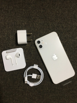 Apple iPhone 11 ホワイト 本体 64GB（Apple iPhone 11 ホワイト